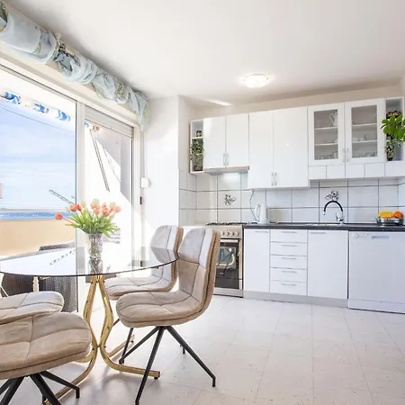 Great View Apartment *