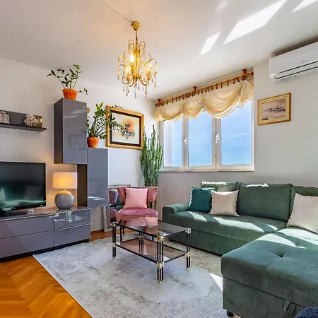 Great View Apartment *